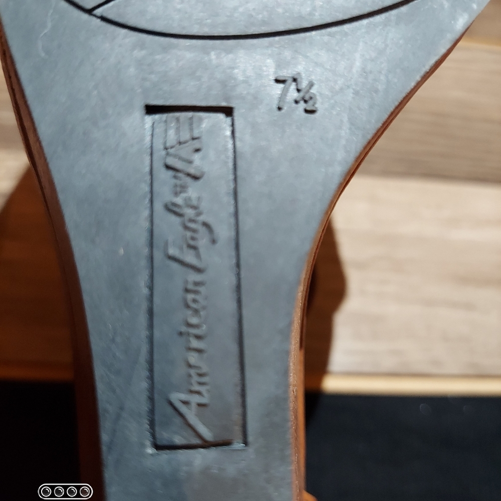 Shoes , tan wedges, size 7.5,  excellent condition - Picture 3 of 5